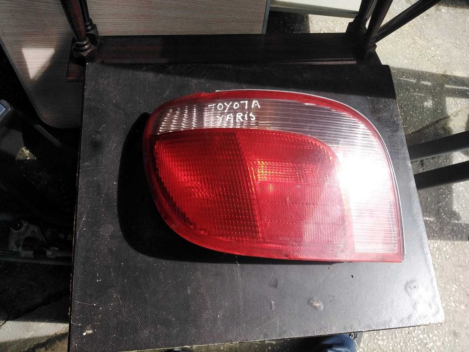 Farolim Esquerdo Toyota Yaris 1.0 2001