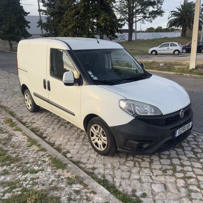 Fiat Doblo Cargo Sx 3 lugares - Poucos km.