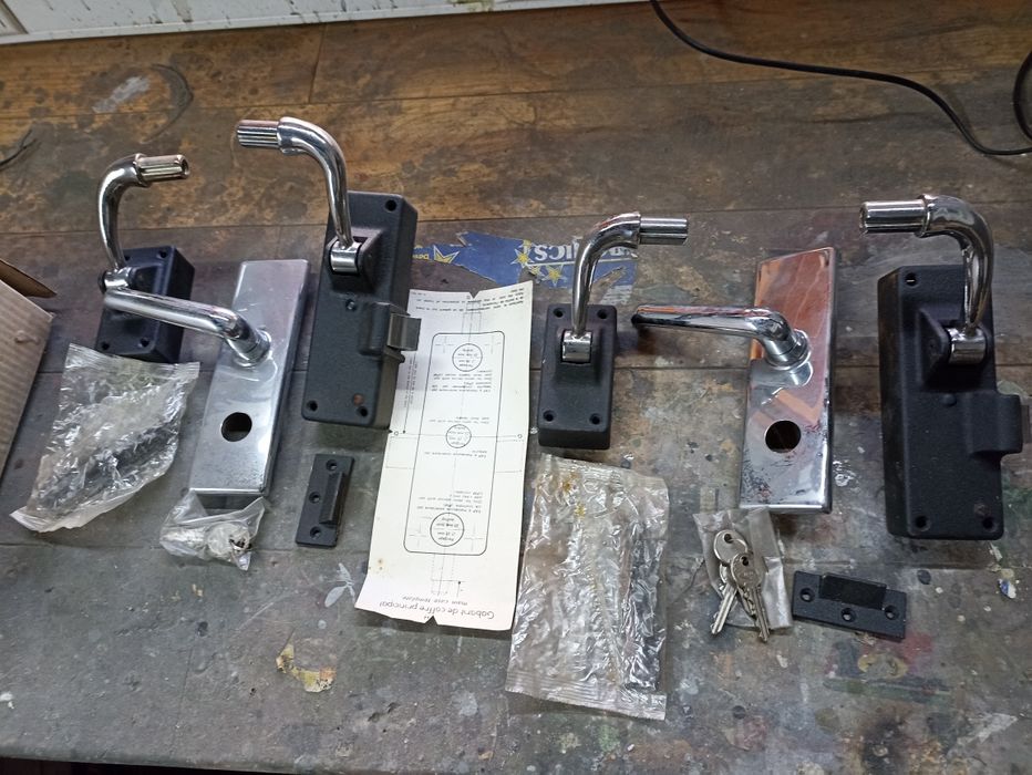 Sistema de porta antipanico435561977968087041