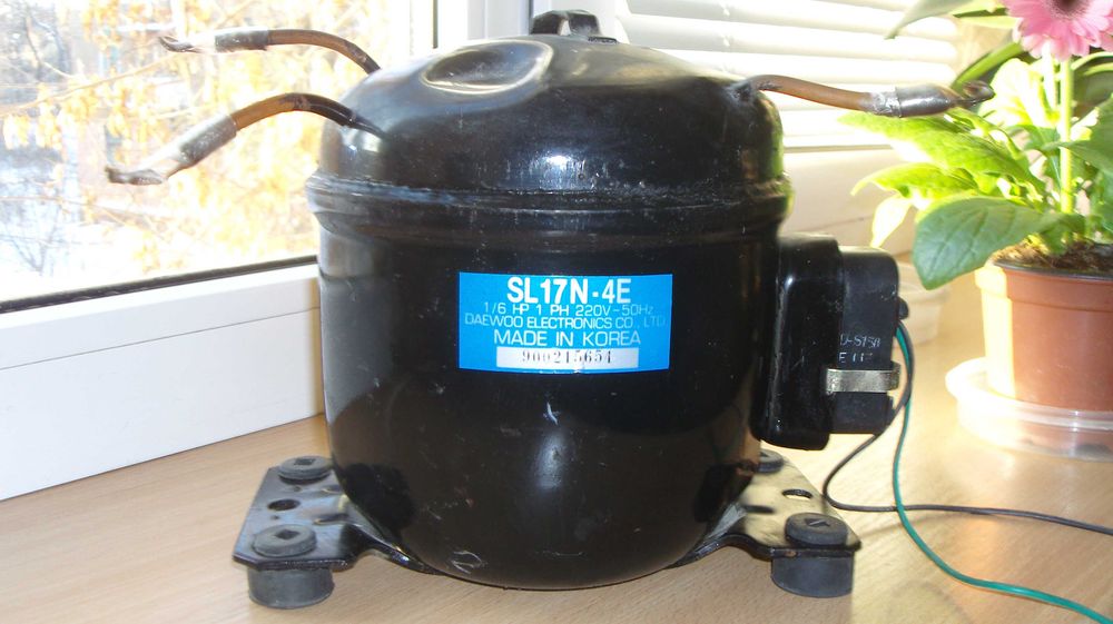 Компрессор холодильника новый SL17N-4E Корея