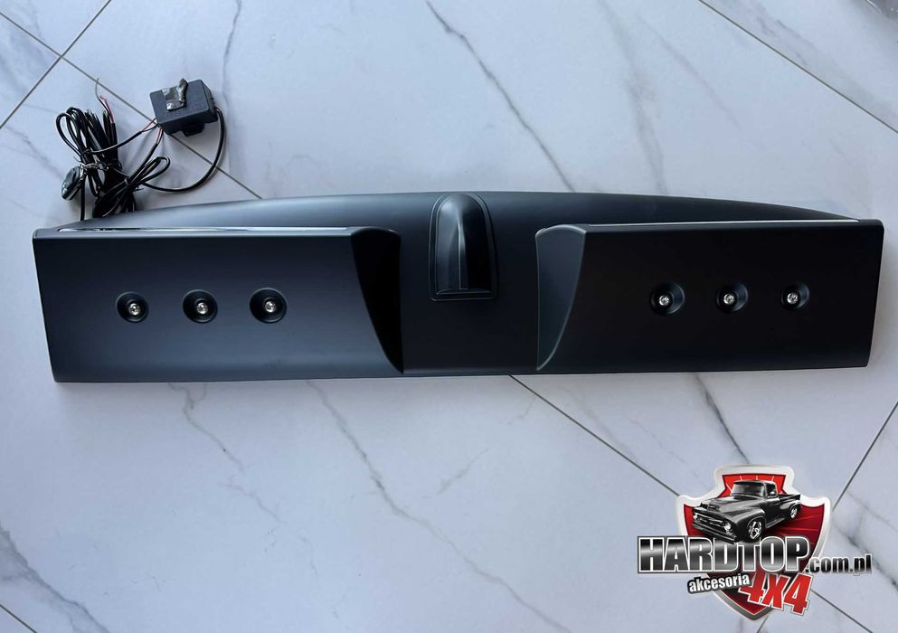 Przedni spoiler dachowy - oświetlenie LED Toyota Hilux 2015+