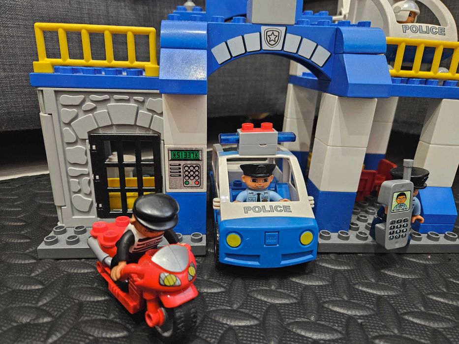 Lego DUPLO 5681 Posterunek policji, 10900,10967 policjanci na motorach