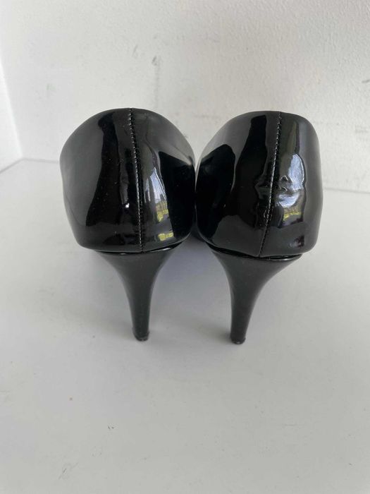 small swan buty czarne szpili lakierowane 38