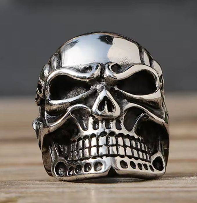 Продам колечко каблучка череп rap sk8 y2k