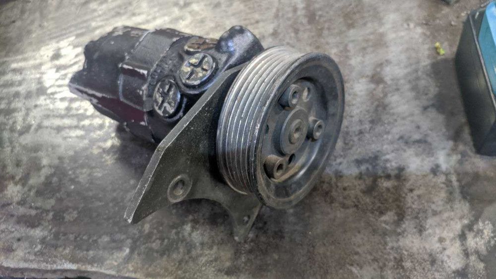 Насос гидроусилителя руля и тормозов AUDI V8 D11 3.6 4.2  8601955140