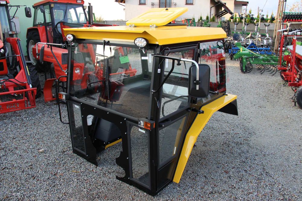 Kabina ciągnikowa z błotnikami URSUS C360 C360-3P C4011 NAGLAK ELEGANT