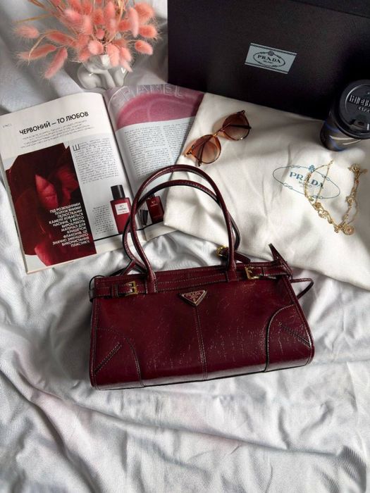 Сумка Prada Medium Leather Handbag Burgundy