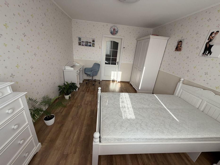 Продається набір меблів (тільки комплектом)