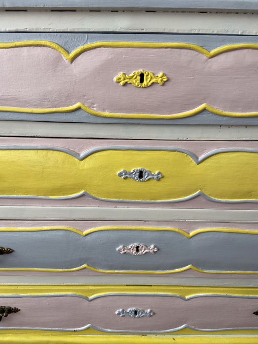 Comoda antiga pintada