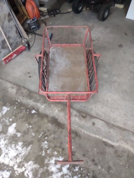 Przyczepka  rdo roweru ,  traktorka, również ręczna ( posiada stopkę)