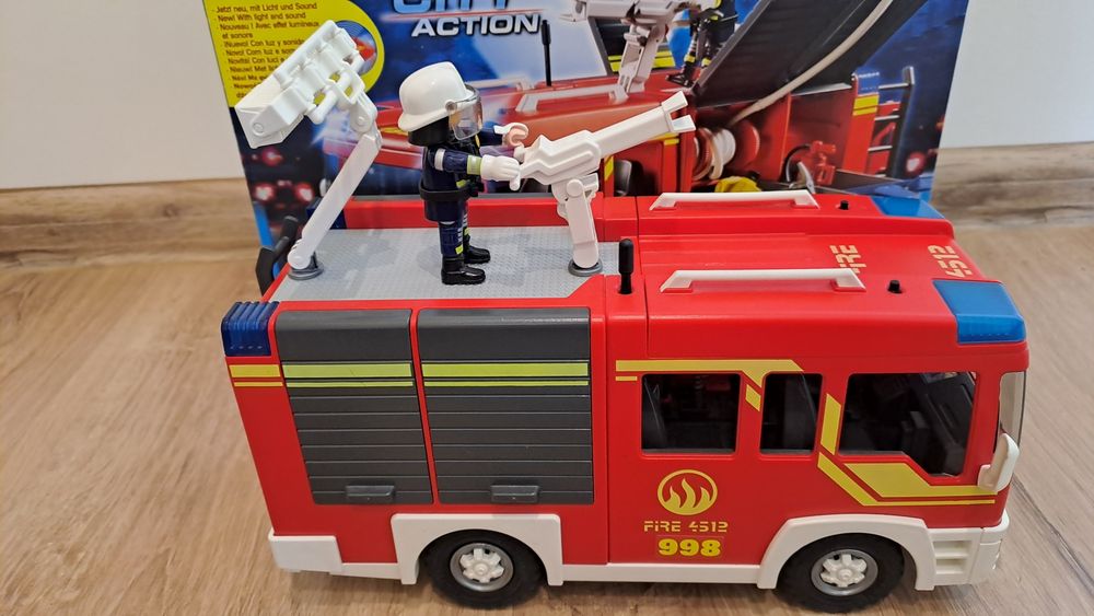 Playmobil wóz strażacki z armatką wodną 5363