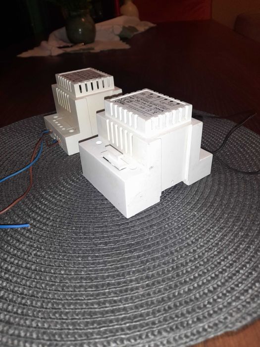 TRANSFORMATORY na szynę 220/16,18/1,2A - para z bezpiecznikiem