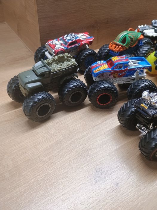 Monster truck hot weels zestaw