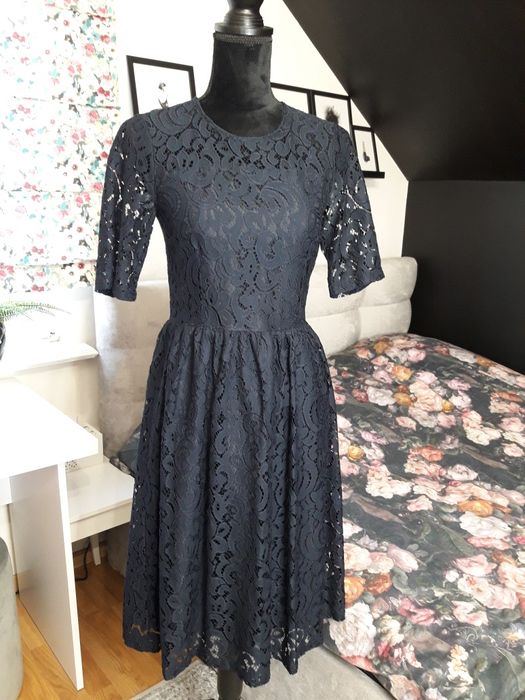 Sukienka wieczorowa elegancka koronkowa