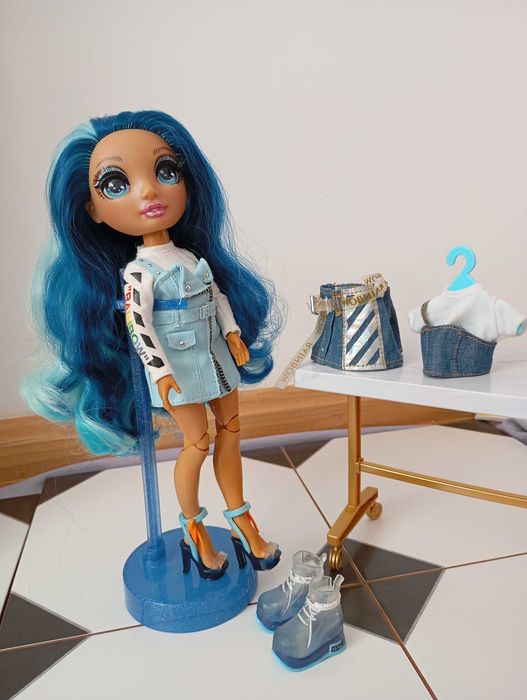 Rainbow High Surprise lalka modowa Skyler Bradshaw