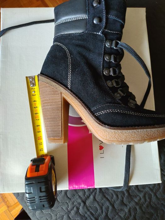 Botim camurça preto