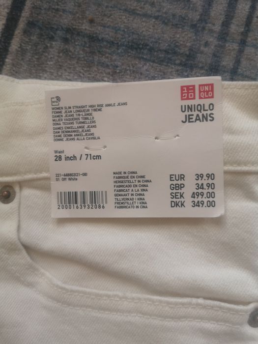Джинсы uniqlo германия футболка zara