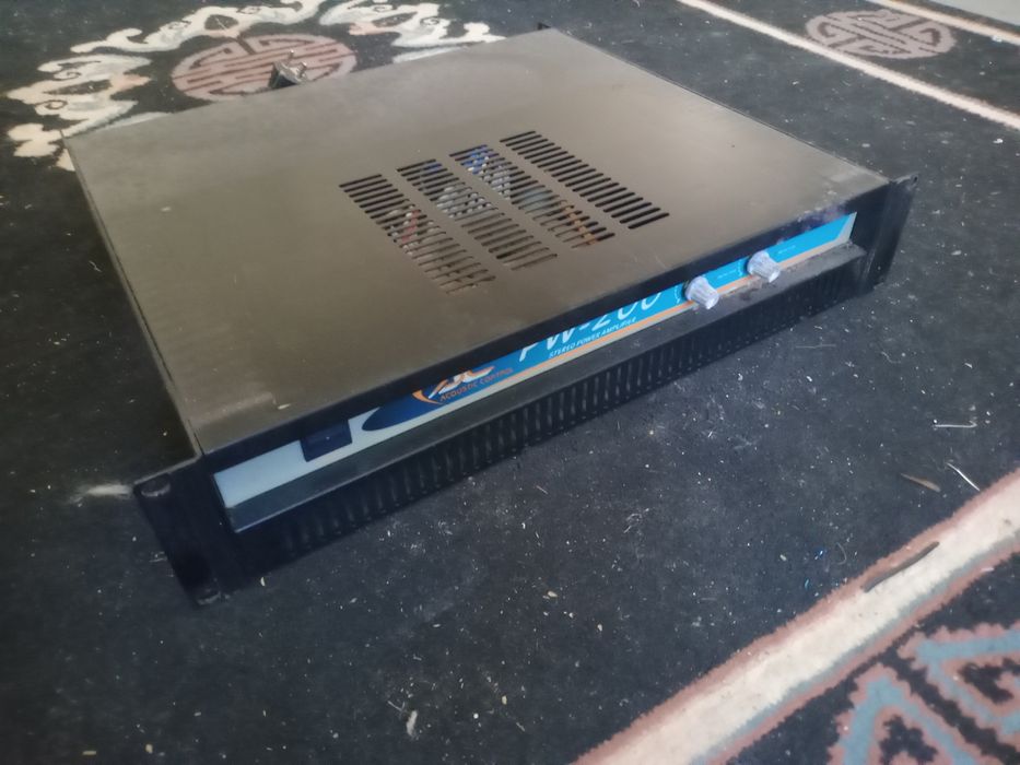 Amplificador 200 Watts