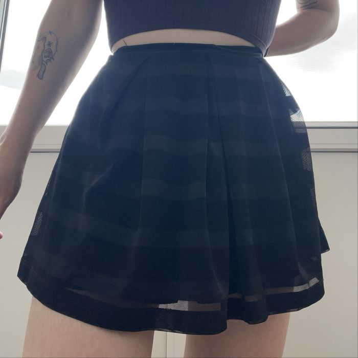 Чорна міні-спідниця