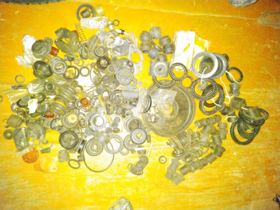 Зачасти Москвич тільки що на фото.