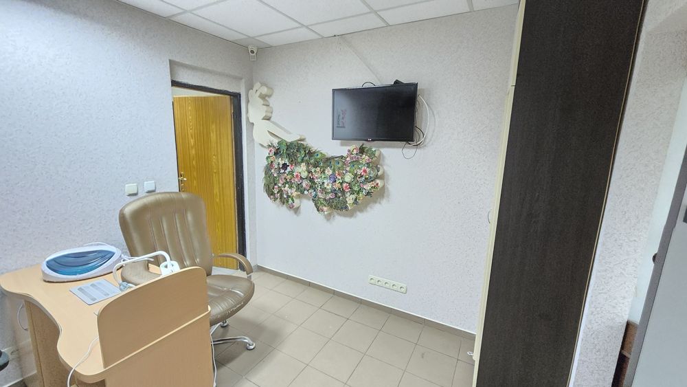 Здам салон вул.Довженко