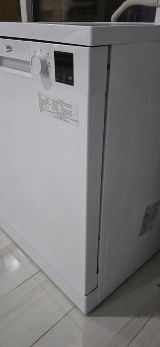 Máquina de Lavar Loiça BEKO DVN05320W (13 Conjuntos) - Com garantia