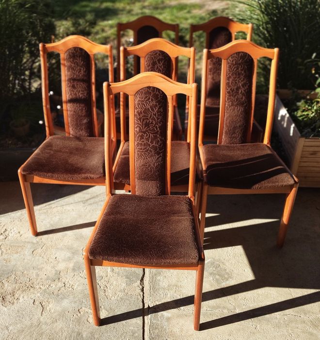 6 drewnianych krzeseł