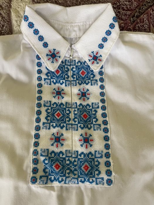 Вишита сорочка на хлопчика  нв 3-4 роки