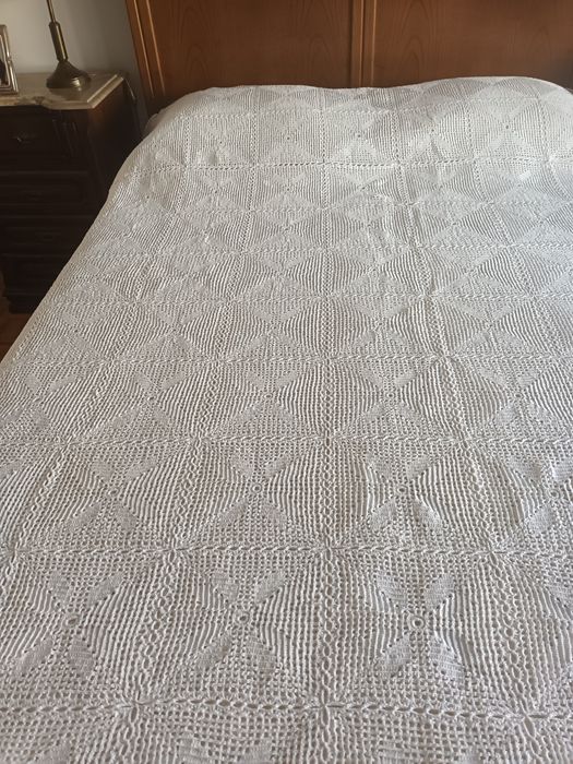 Vendo estas  colchas uma de casal e duas solteiro linha ancora n.6