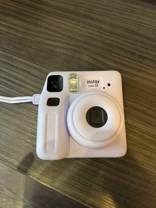 Продам Instax Mini SE