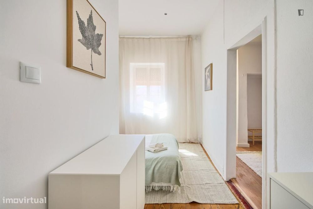 Quarto - localizado em São Bento Lisbon