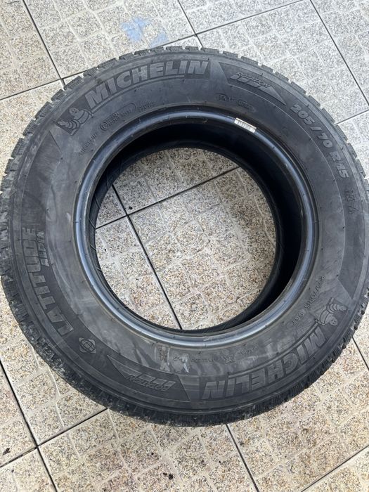 4 Pneus Michelin Latitude Alpin 205/70R15 96T