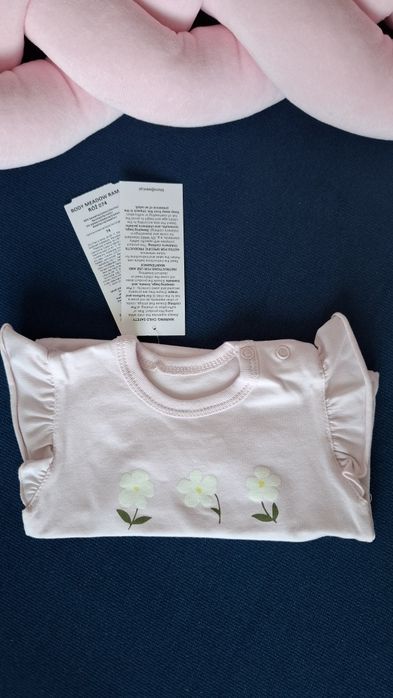 Body różowe na ramiączka dziecięce z kwiatuszkami
