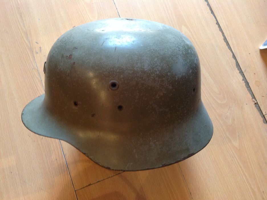 Militaria, Capacete usado na Guerra Civil de Espanha.