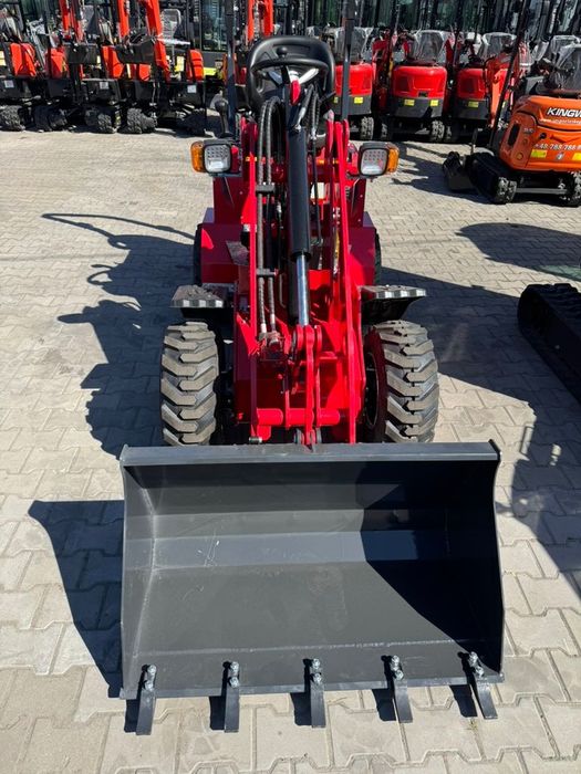 Ładowarka kołowa silnik KUBOTA udźwig 700 kg łyżka widły transport