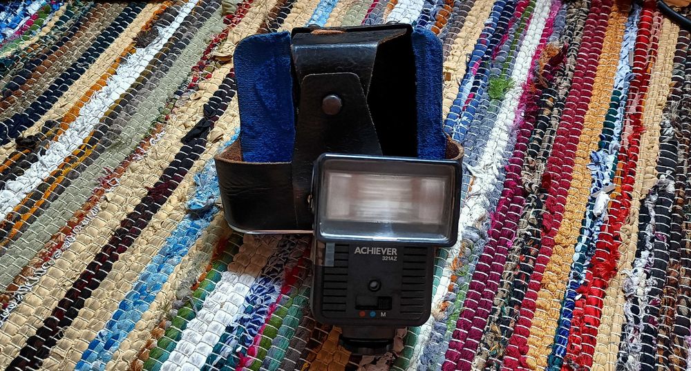 Máquina Fotografica ZENIT com Flash