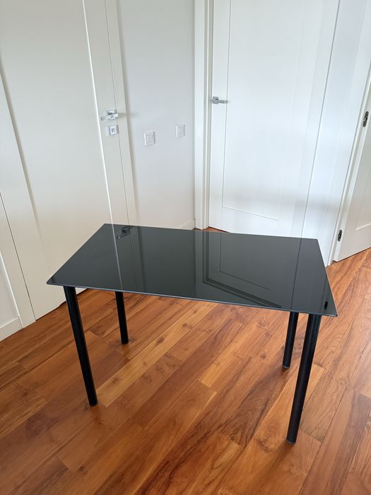 Stolik/biurko szklane Ikea Vika