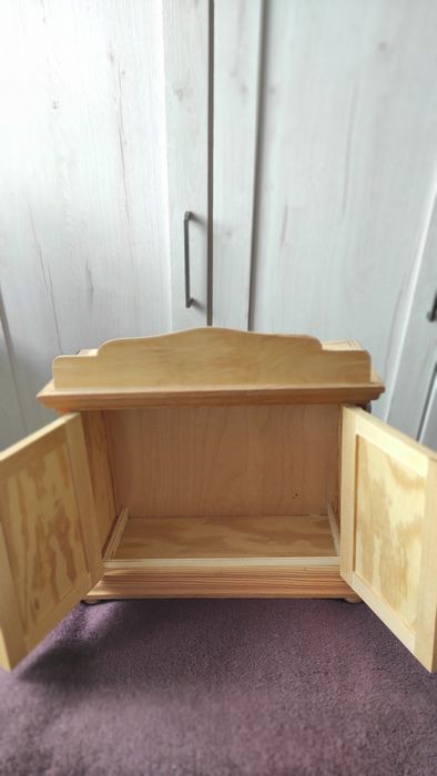 Szafa drewniana w wersji mini do decoupage.