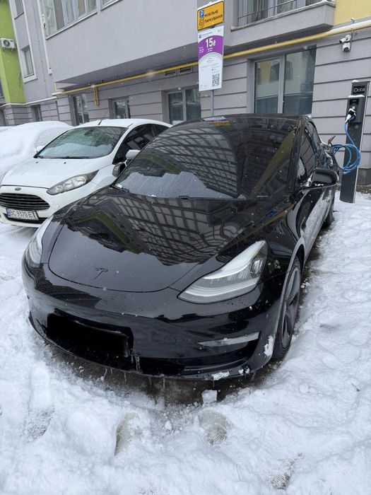 здам в довгострокову оренду Tesla Model 3 (м. Львів) - повний привід