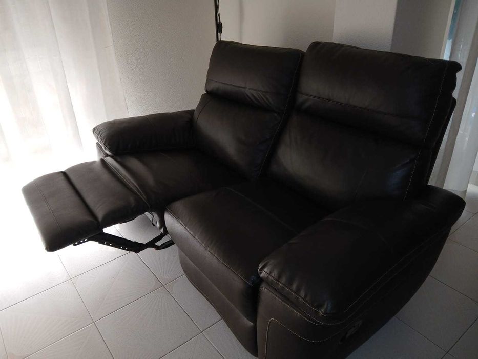 Sofá de pele usado
