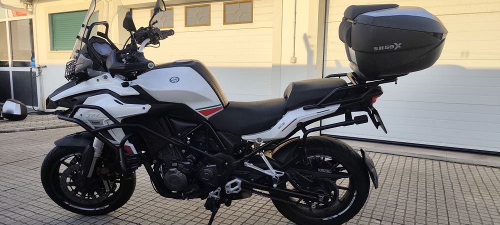 M Benelli trk 502