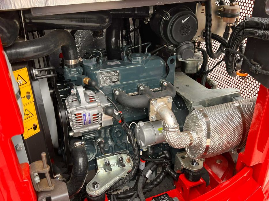 Mini Giratoria Rhinoceros xn28 c Motor Kubota