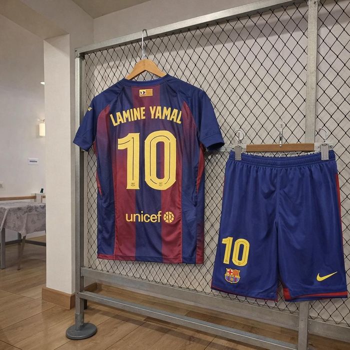 Conjunto Criança Barcelona 2025/2026