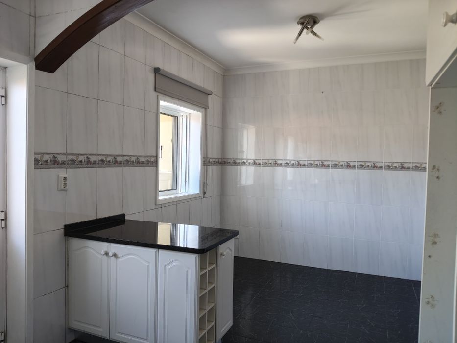 T1+1 para Arrendamento em Cabeda – Disponibilidade Imediata!