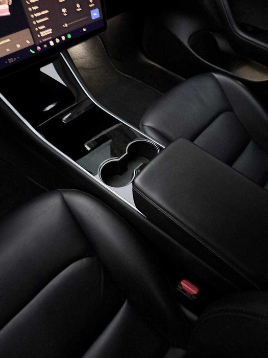 Продам Tesla Model 3 2018 Long Range 75kw