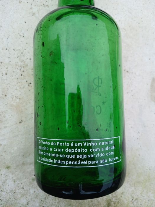 Garrafa pirogravada vinho do porto corval