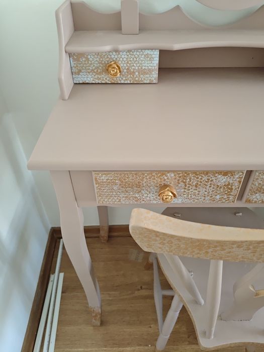 Conjunto quarto - tocador com cadeira + mesa de cabeceira