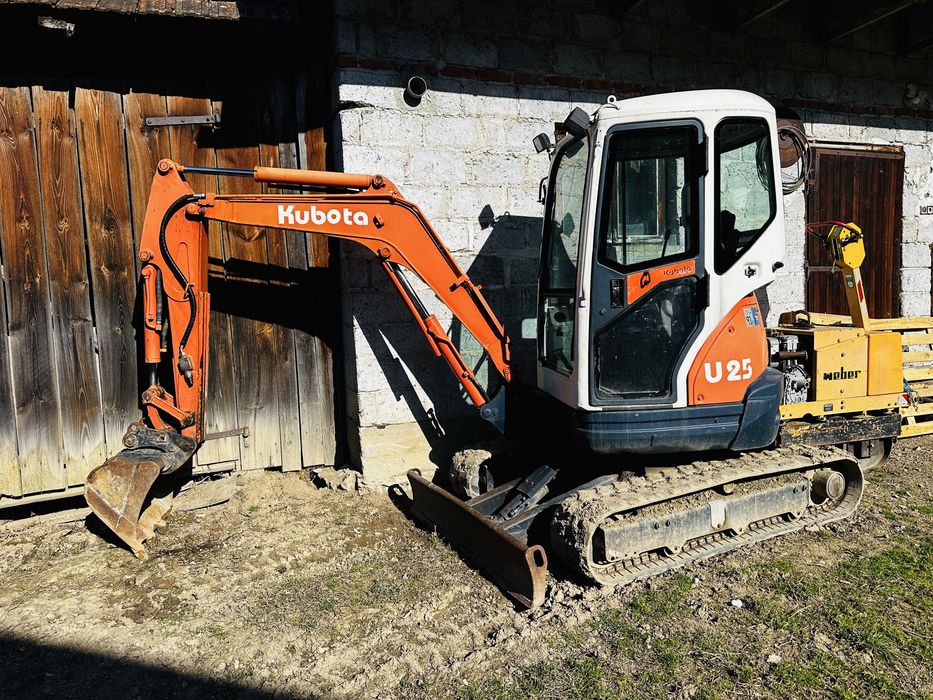 Kubot U25-3 2.5t 100% sprawna.