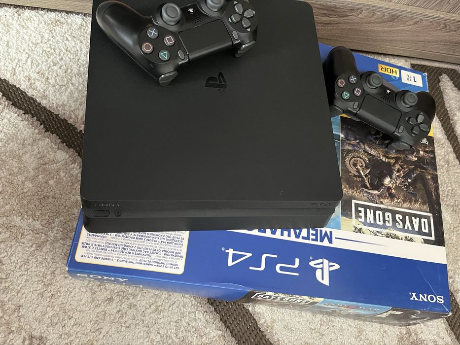 Sony PlayStation 4 Slim 1TB + 2 джойстики, ідеальний стан