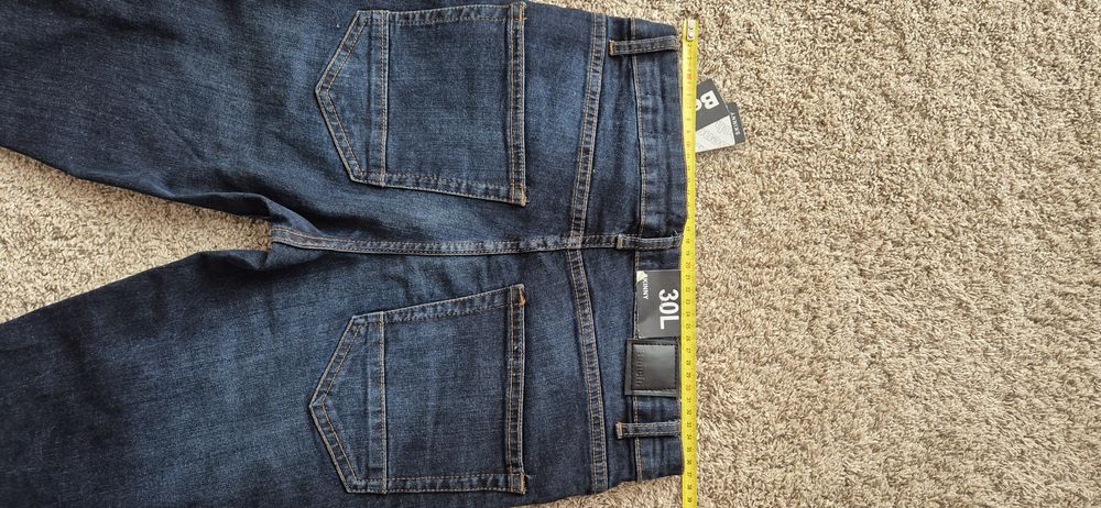 Spodnie jeans Bench 30